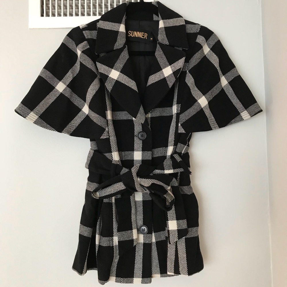 NEW***SUNNER***Black + White Coat**Medium